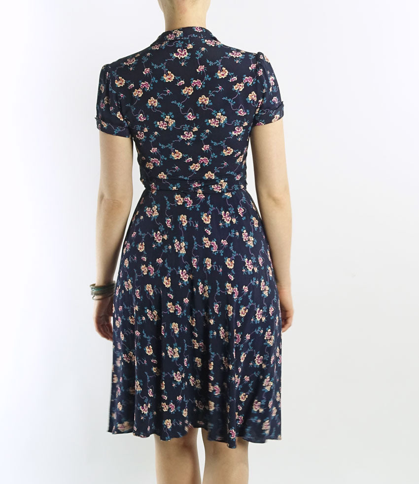 70s Vintage Day Dress Floral Rayon Swingy 40s Inspired Women's Small VFG