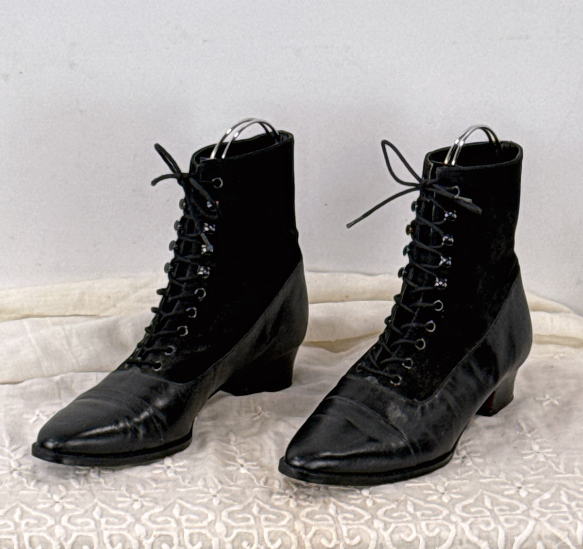 Victorian Style Short Laceup Boots Booties Leather & Suede 90s