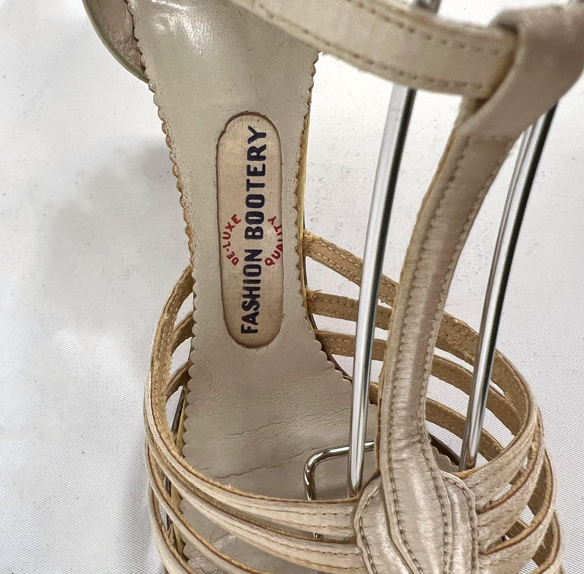 20s Vintage Strappy T-strap Heels Flapper Dance Shoes White Satin Fashion Bootery VFG