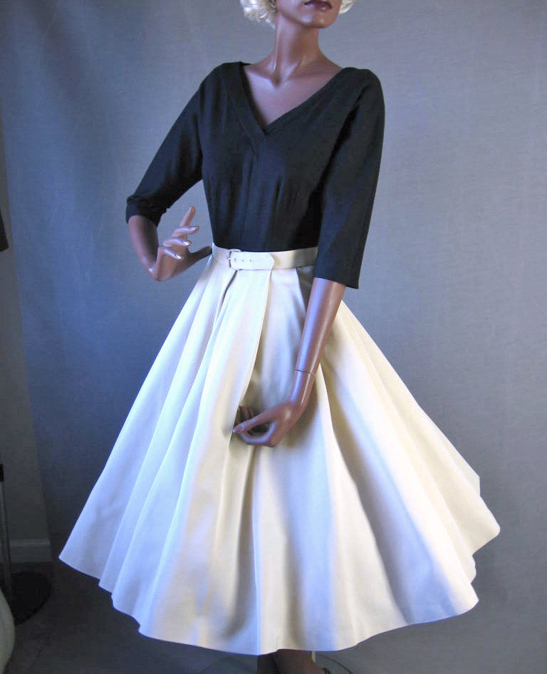 50s Women's Dress Dramatic Black White Vintage Full Skirt Medium Fit and Flare VFG Pat Hartly 50s Women's Dress Dramatic Black White Vintage Full Skirt Medium Fit and Flare VFG Pat Hartly
