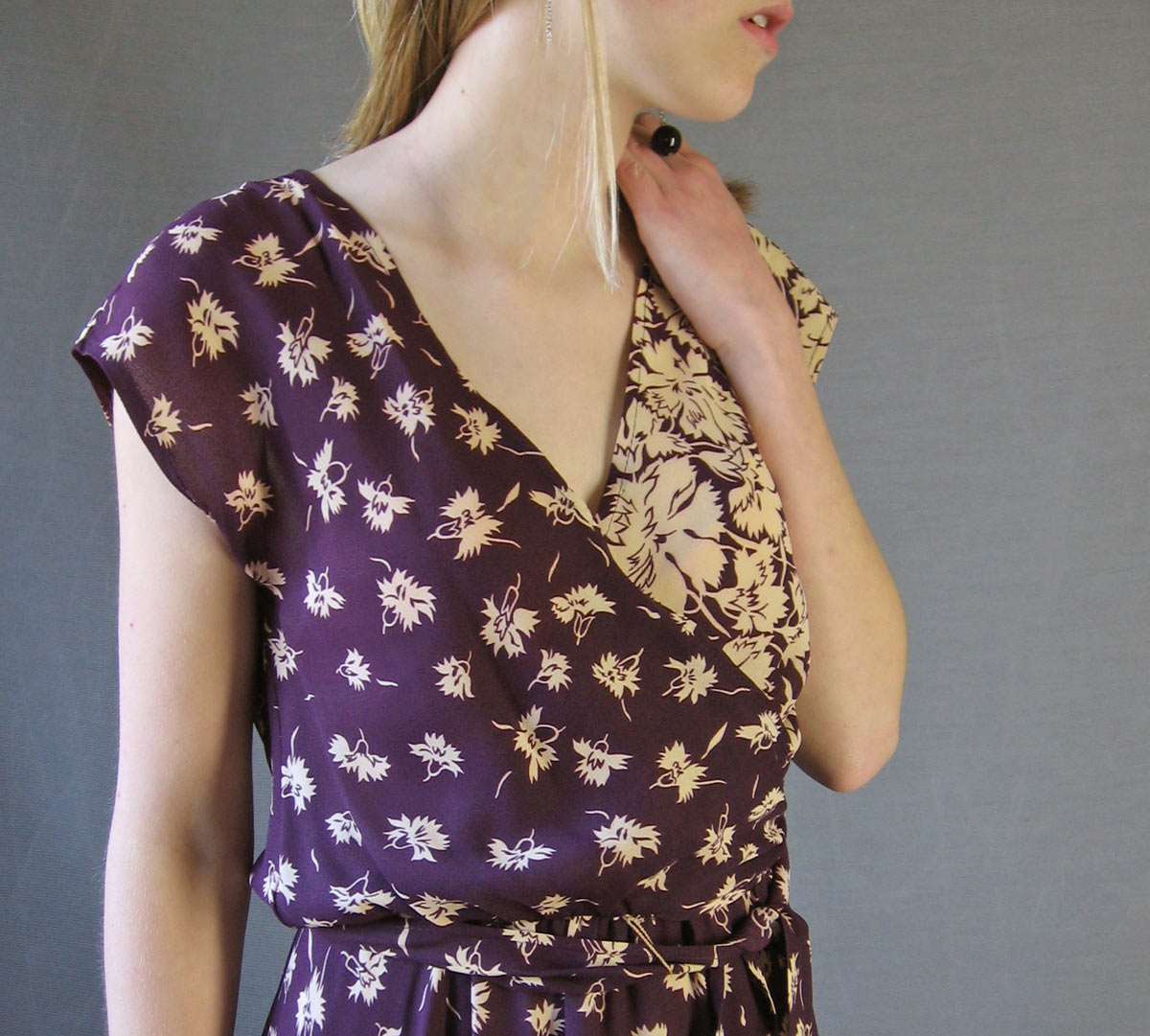 Women's 70s Dress Vintage 30s Style Floral Print Sexy Sweet Wrap Bodice Small to Medium VFG