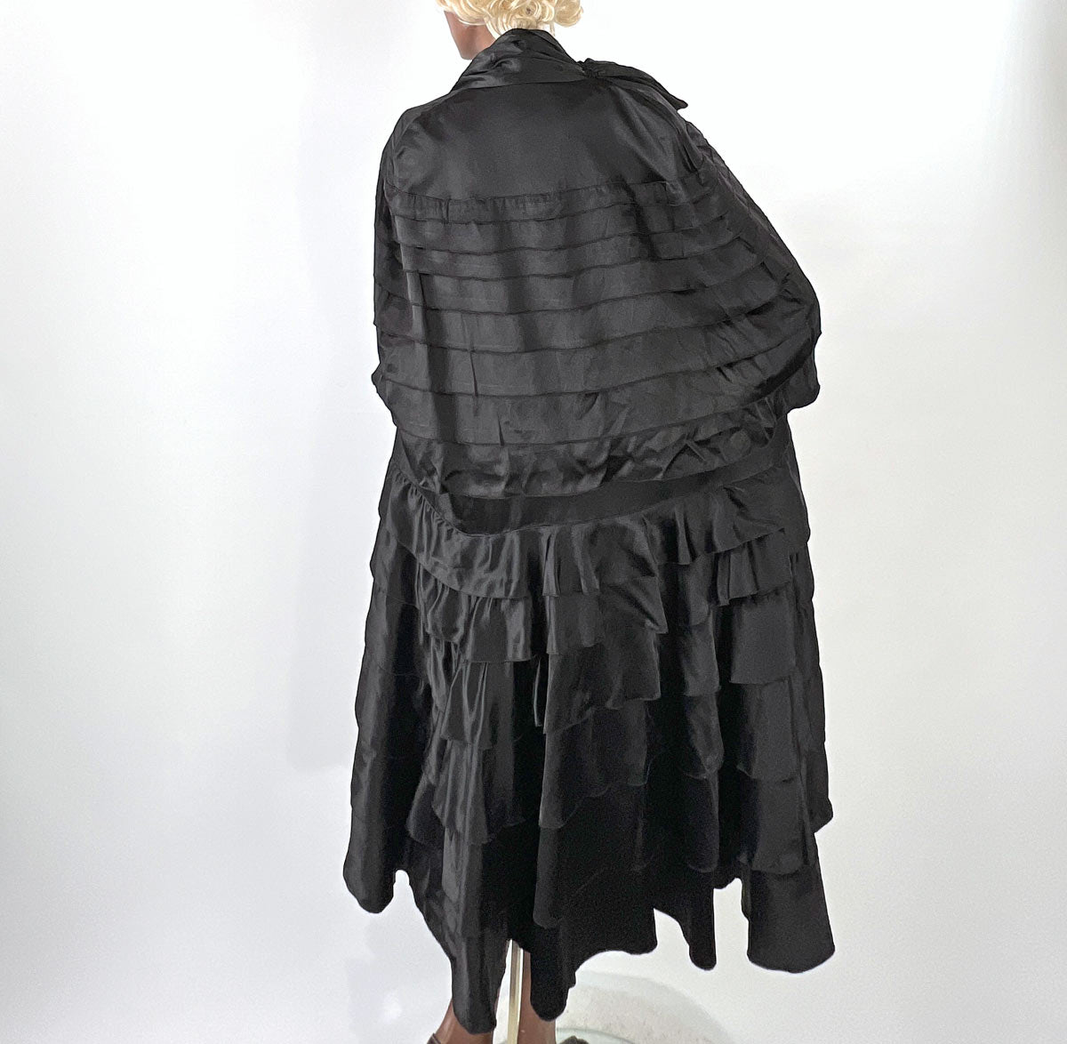 20s Cape Black Silk Satin Tiers Ruffles Vintage Flapper Gold Lamè Lining VFG