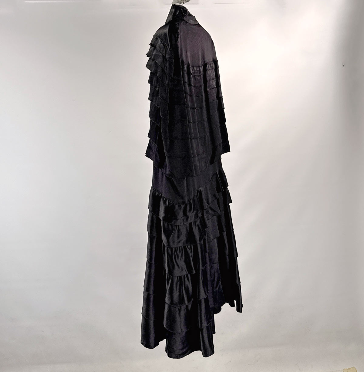 20s Cape Black Silk Satin Tiers Ruffles Vintage Flapper Gold Lamè Lining VFG