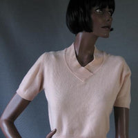 1950s pink vee neck pullover cashmere sweater