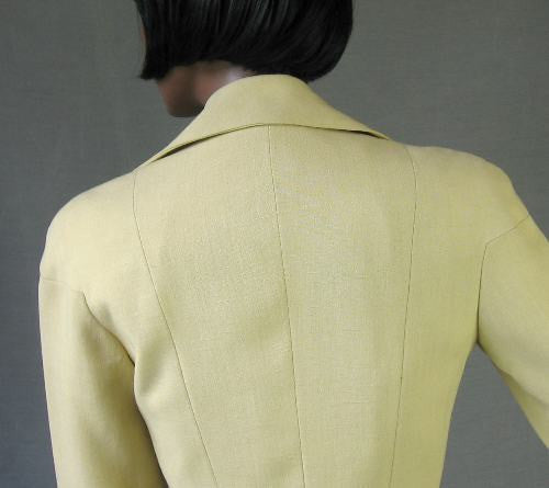 closer back view, shoulders of 50s light weight suit jacket