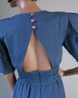 back view of bodice, with triangular keyhole opening
