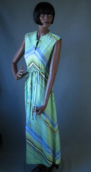 70s Women's Vintage Dress Chevron Stripe Asian Inspired Maxi Modest Small VFG Leslie Fay Green Blue 70s Women's Vintage Dress Chevron Stripe Asian Inspired Maxi Modest Small VFG Leslie Fay Green Blue