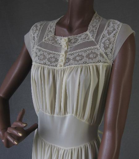 50s 60s Nightgown Vintage Nylon Lacy Sweet Gown Large Munsingwear VFG 50s 60s Nightgown Vintage Nylon Lacy Sweet Gown Large Munsingwear VFG