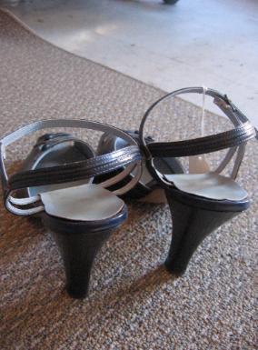 back view of 50s slingback heels