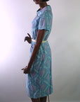 side view, short sleeved 50s day dress