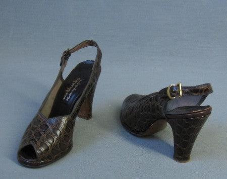 Vintage 1940s Shoes/Early 1950s Peep Toe/Pumps hot /Black Leather Shoes/High Heels