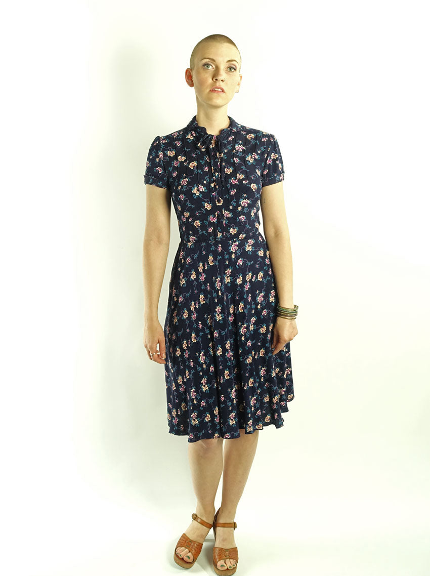 70s Vintage Day Dress Floral Rayon Swingy 40s Inspired Women's Small VFG