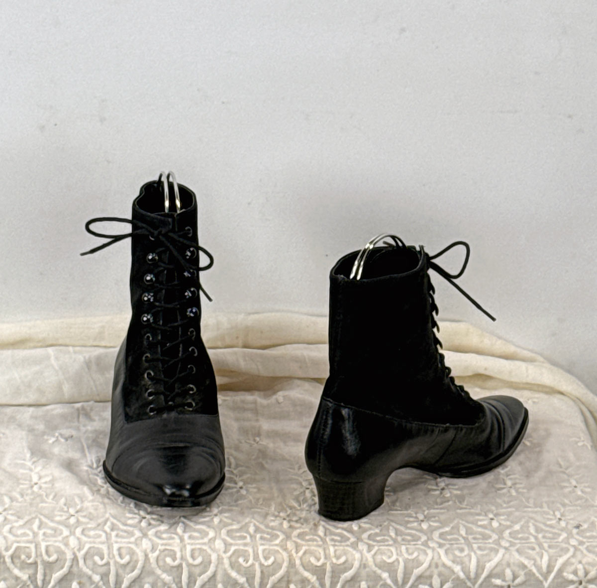 Victorian Style Short Laceup Boots Booties Leather & Suede 90s