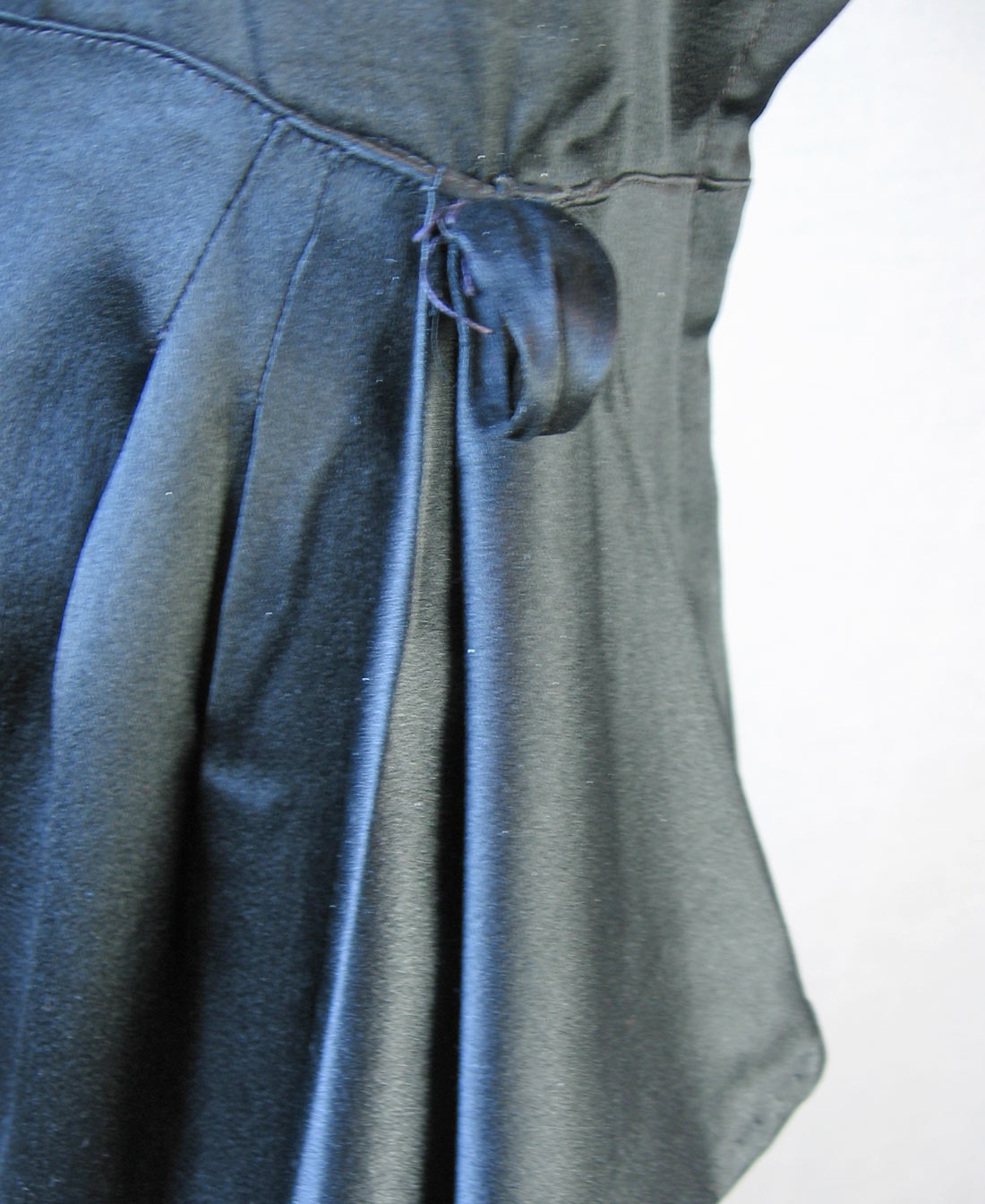 40s Women's Cocktail Dress Vintage 1940s LBD Slinky Draped Black Silk Medium VFG