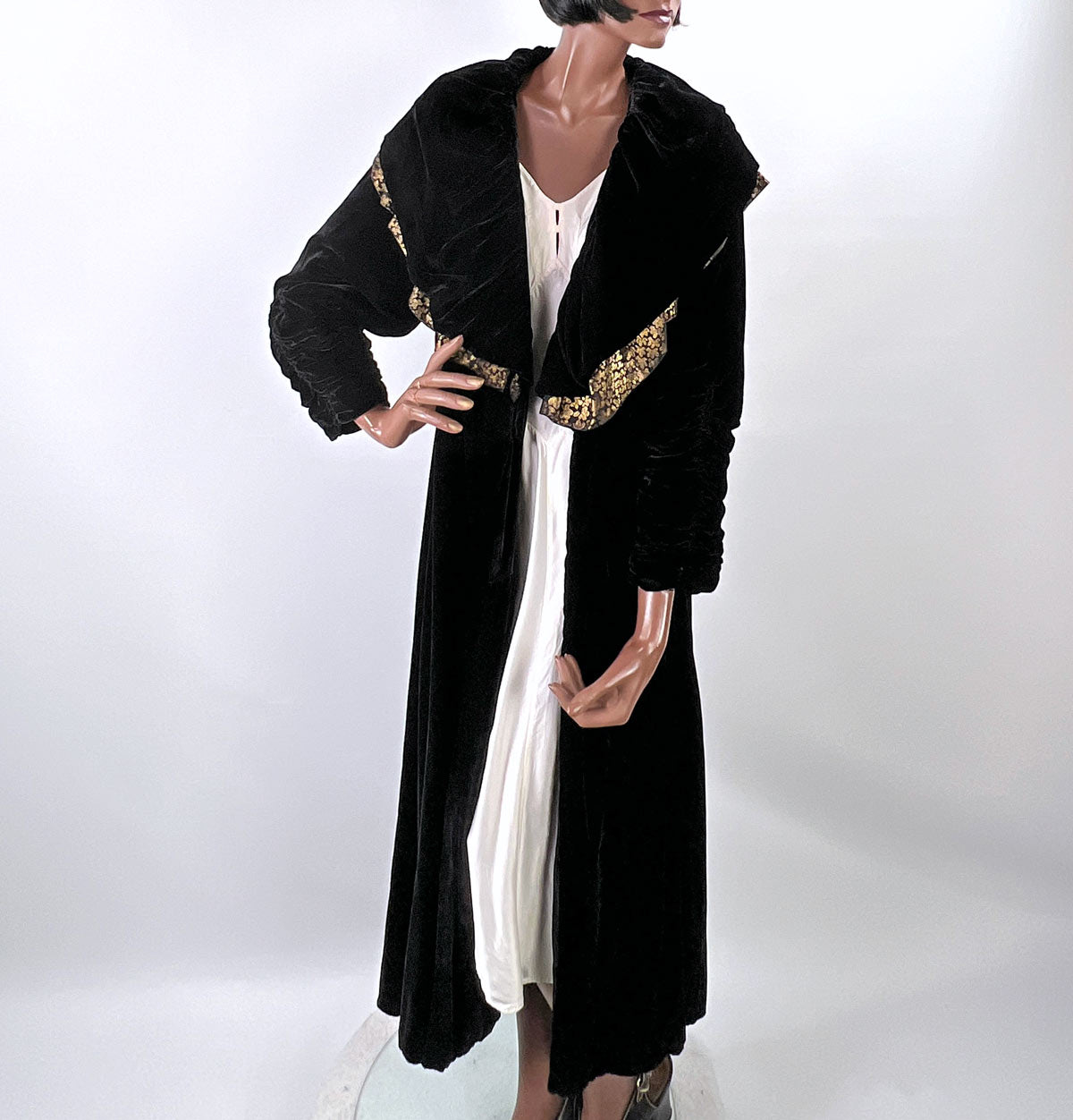 20s Vintage Evening Coat Silk Velvet Gold Lame Trim Dramatic Cocoon VFG