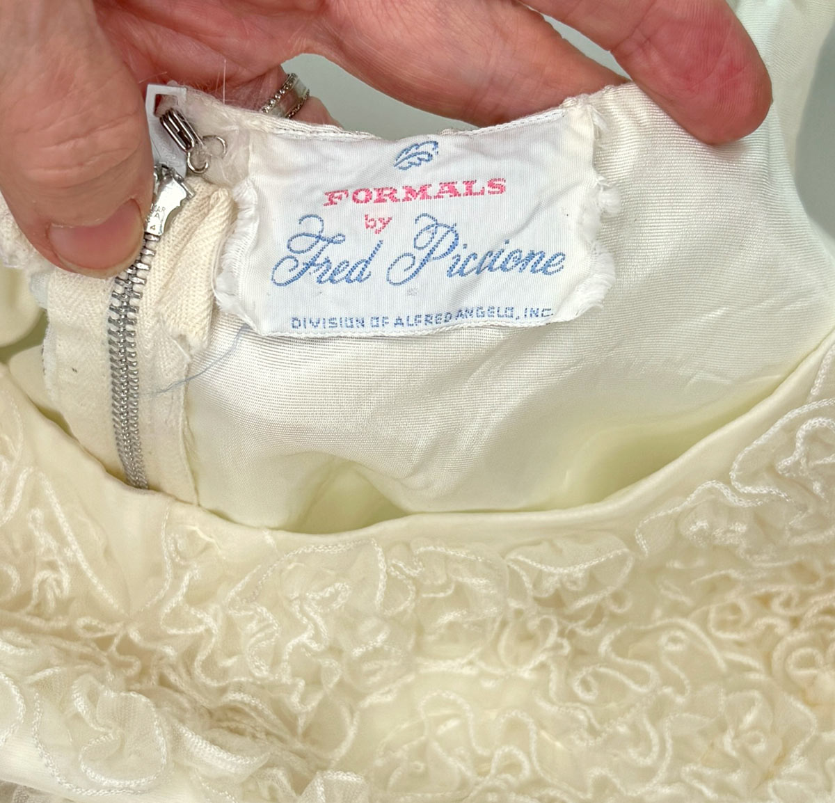 Vintage 60s Modest Organza Formal Gown Prom Dress XS Piccione Alfred Angelo VFG