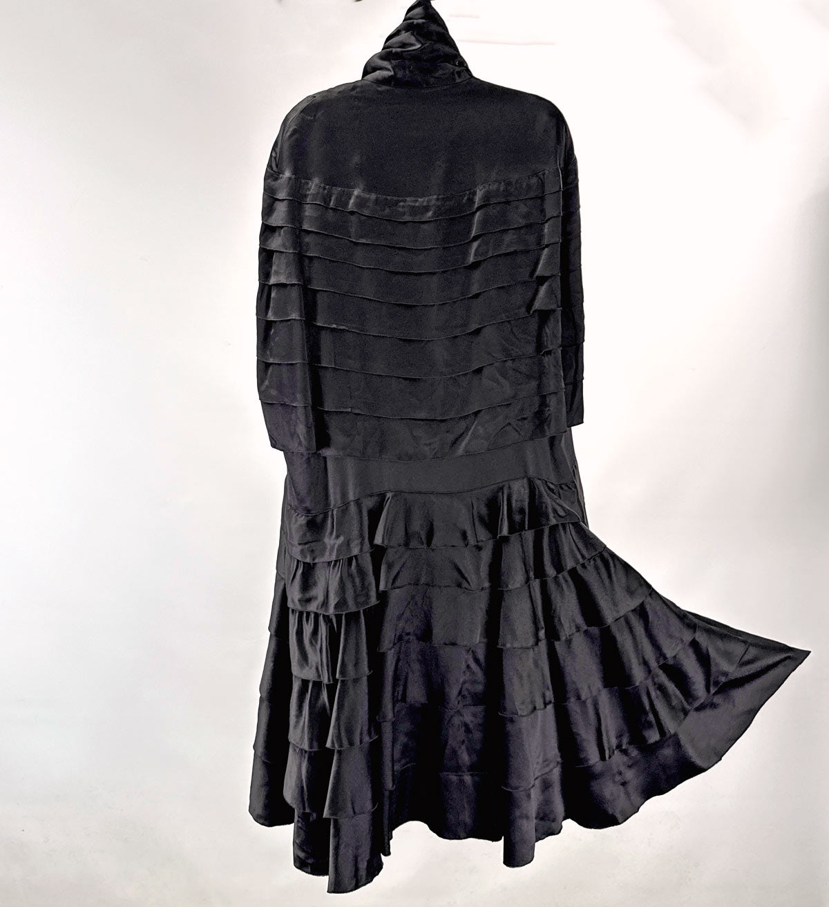 20s Cape Black Silk Satin Tiers Ruffles Gold Lamè Lining VFG