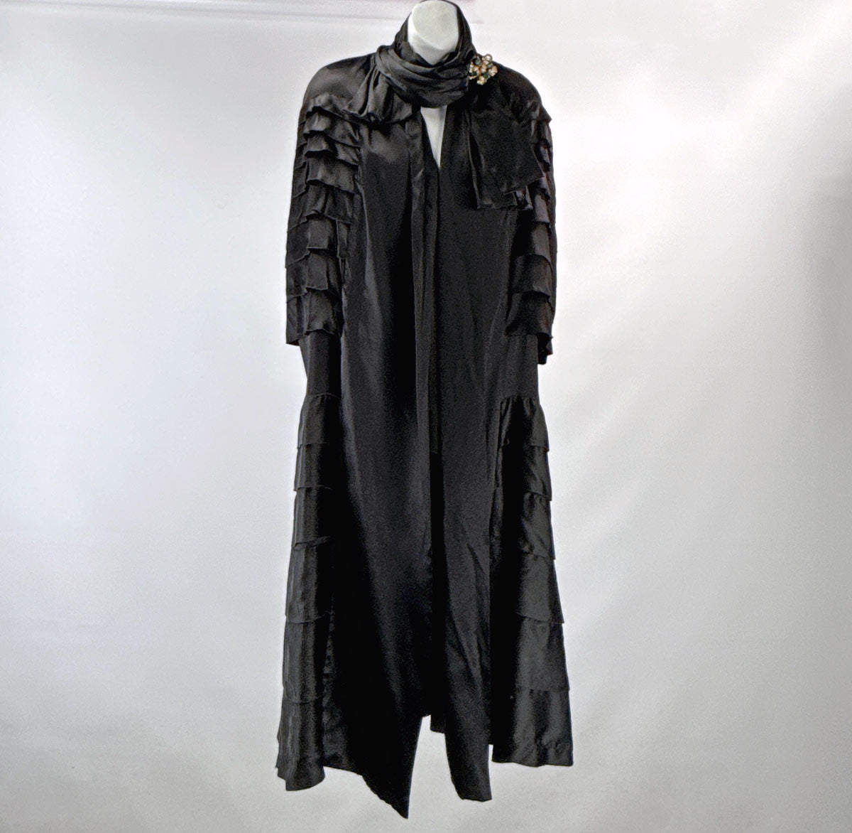 20s Cape Black Silk Satin Tiers Ruffles Gold Lamè Lining VFG