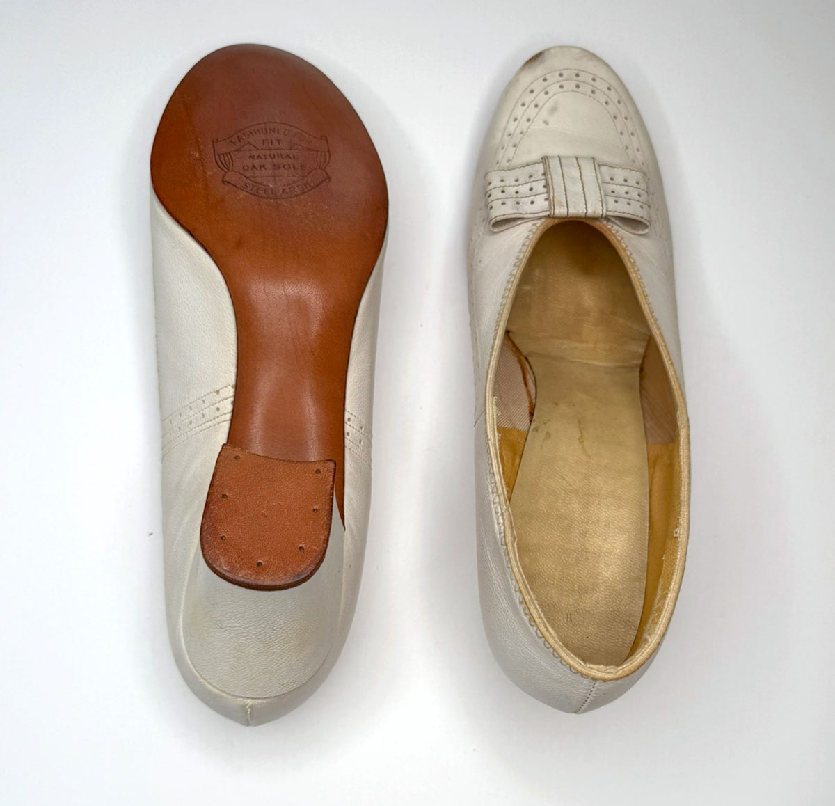White Leather Pumps Vintage 30s Shoes Flat Bow Heels New Old Stock VFG