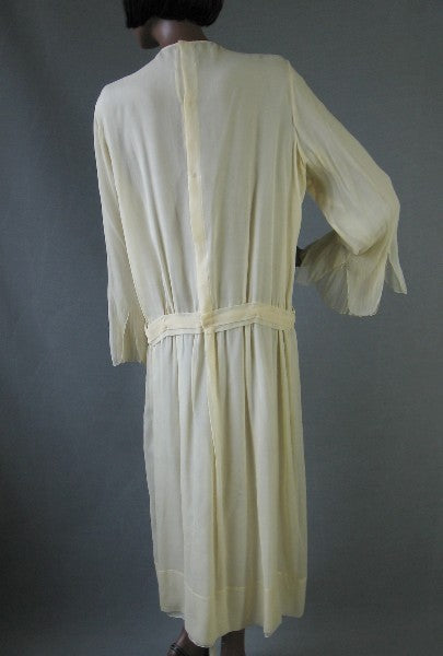 back view, drop waist antique 20s dress pefect for a bride