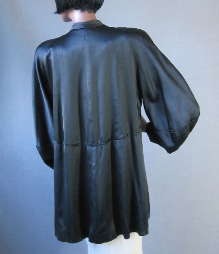 back of vintage 40s swing back womens jacket 