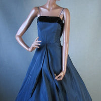 Vintage 50s Women's Dress Taffeta Full Skirt Dance Velvet Trim Medium VFG