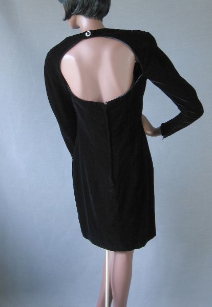80s Women's Mini Dress Victor Costa Vintage Cocktail Party Keyhole Back Black Velvet Wiggle Small VFG 80s Women's Mini Dress Victor Costa Vintage Cocktail Party Keyhole Back Black Velvet Wiggle Small VFG
