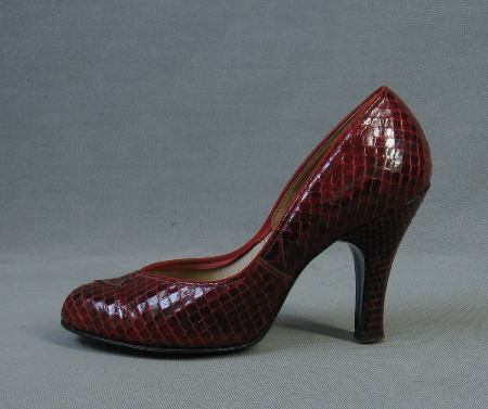 1950s vintage red snakeskin babydoll pumps