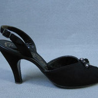 side view 1940s vintage slingback shoes
