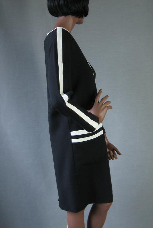 Women's 70s 80s Mod Vintage Graphic Op Art White Stripes Stewardess Dress Medium VFG