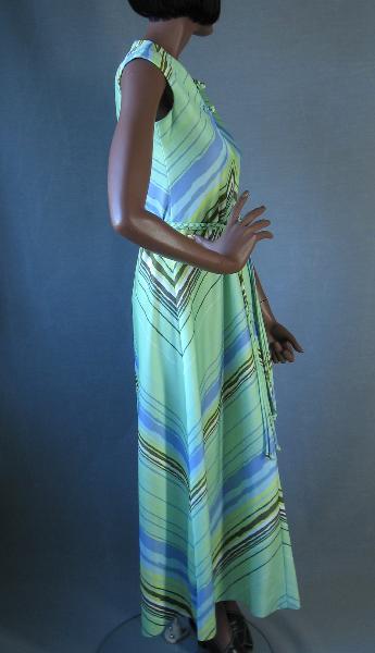 70s Women's Vintage Dress Chevron Stripe Asian Inspired Maxi Modest Small VFG Leslie Fay Green Blue 70s Women's Vintage Dress Chevron Stripe Asian Inspired Maxi Modest Small VFG Leslie Fay Green Blue
