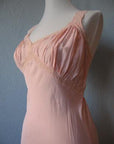 another view, bodice of 30s 40s vintage Barbizon night gown