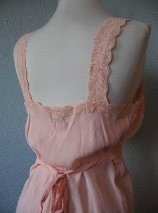 close up back view, 30s 40s Barbizon night gown bodice