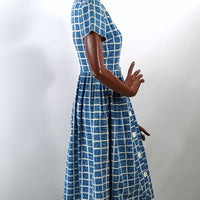 another side view, 40s 50s full skirt house dress