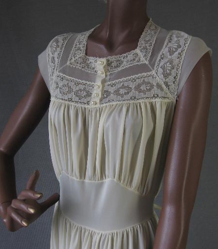 lace and semisheer net trim bodice, 1950s 1960s nightgown