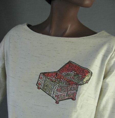 closeup, whimsical vintage 50s trapeze top