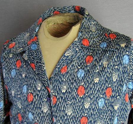 close up detail collar and neckline of men&#39;s 1970s arts and crafts disco shirt