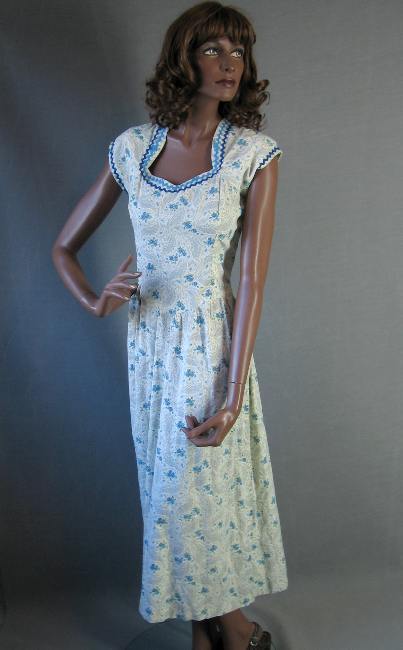 50s Women's Day Dress Rickrack Trim Vintage Blue Floral M/L VFG 50s Women's Day Dress Rickrack Trim Vintage Blue Floral M/L VFG