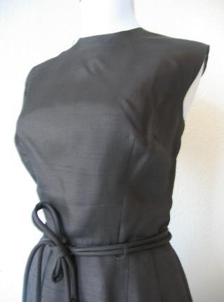 bodice, classic 50s sleeveless sheath dress LBD