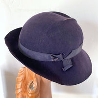side view, 30s low crown dark blue felt slouch hat 
