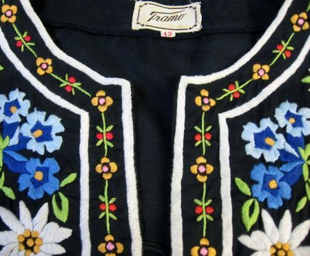 close up, embroidery detail and label, Tramo