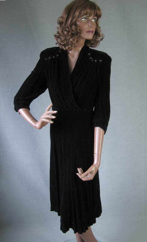 vintage 1940s black velvet winter cocktail dress
